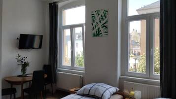 Comfort-Studio, eigenes Bad | VerdunkelungsvorhÀnge, schallisolierte Zimmer, kostenloses WLAN