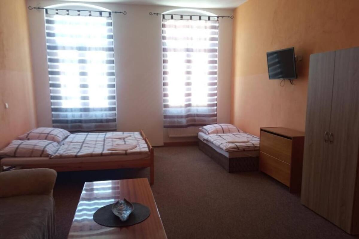 Departamento familiar, cocina | Cortinas blackout, insonorización y wifi gratis