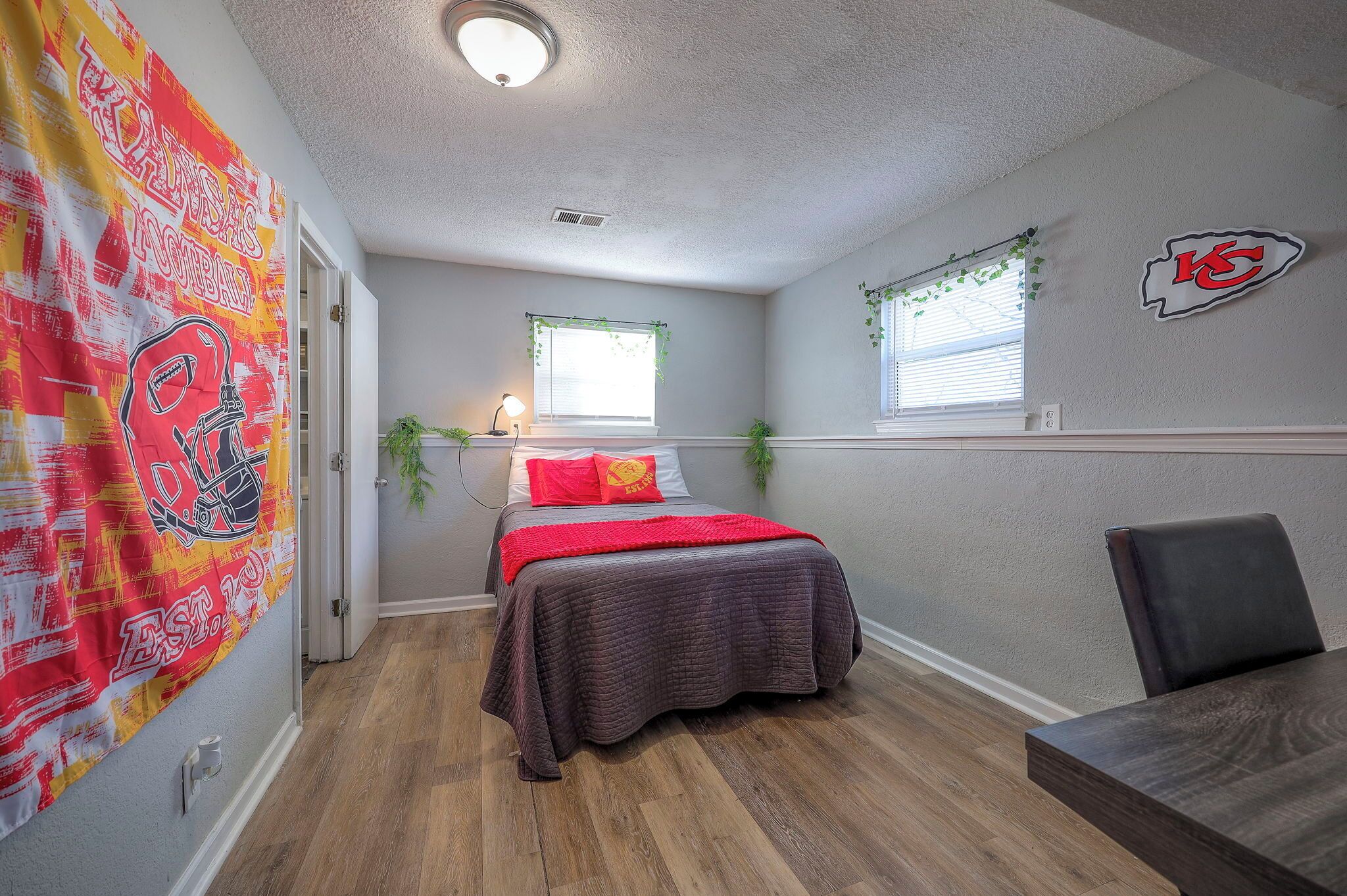 Bureau, fer et planche à repasser, lit parapluie, Wi-Fi gratuit