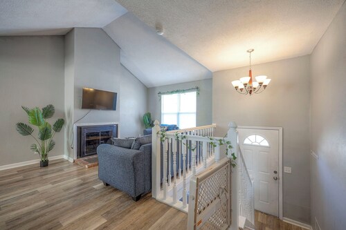 Beautiful 3-bedroom condo with AC in charming Olathe