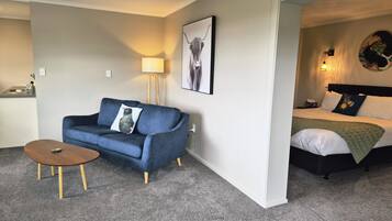 Apartamento, balcón, vistas al mar | Interior