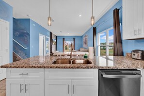 Interior - Comfortable 4 bedroom 4 bath Home Near Disney (Davenport)