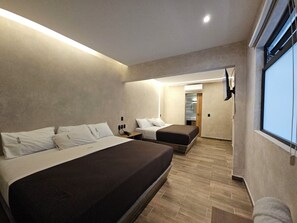 Family Double Room | In-room safe, iron/ironing board, free WiFi - La Villa Hotel (Ciudad de México)
