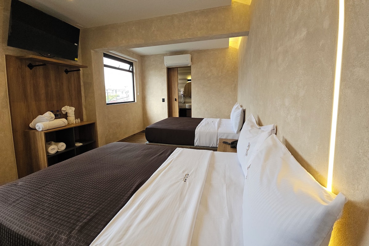 Habitación Confort doble | Tabla de planchar con plancha, wifi gratis, ropa de cama