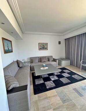 Living area - les berge du lac 22 (Tunis)