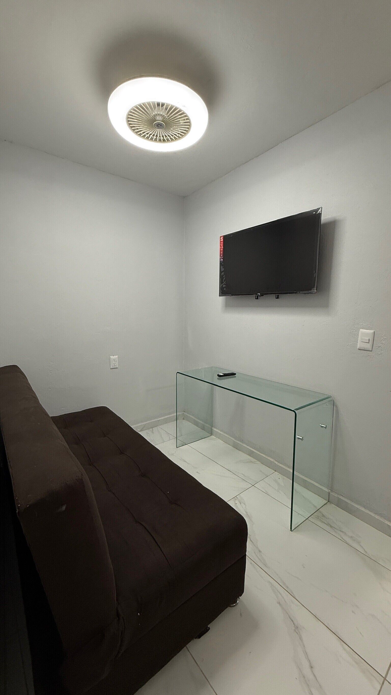 基础公寓, 露台 | 起居区