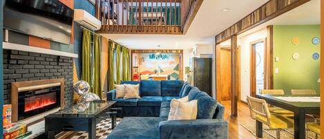 Smart-tv, videospil, bordfodbold, musikbibliotek