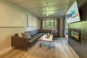 Interior - 2BDRM | Toby | Steps to Gondola (Panorama)