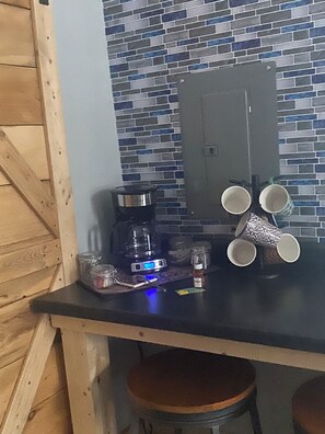 Interior - Adorable 2 bedroom cabin  with AC  and heat in beautiful  mesick mi (Mesick)