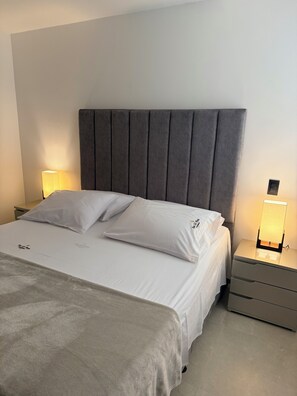 Iron/ironing board, internet, bed sheets