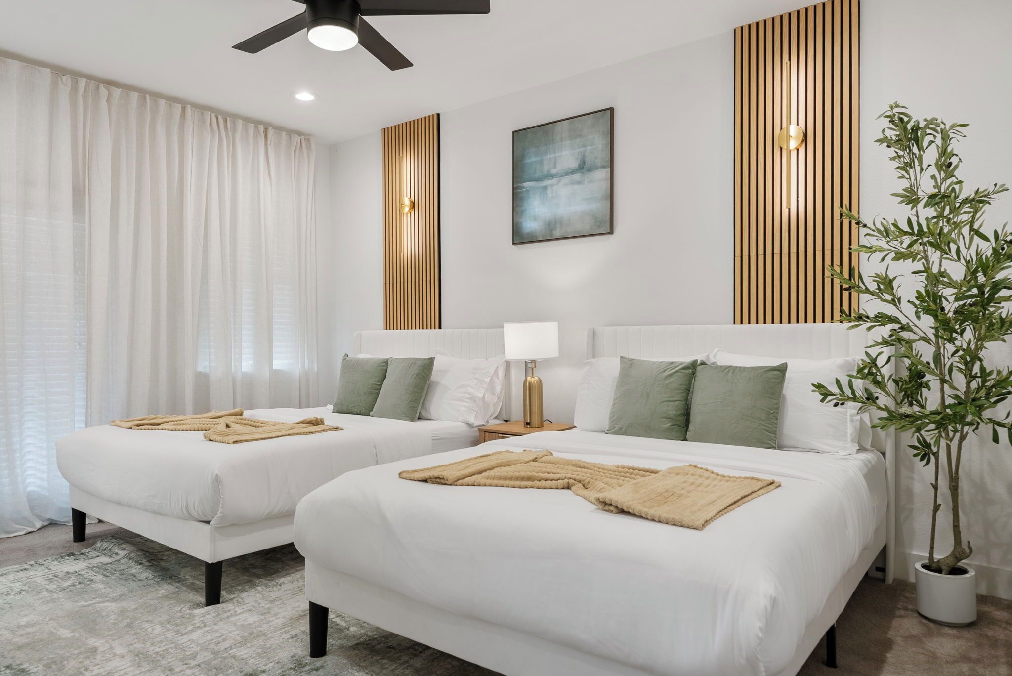 3 室のベッドルーム、アイロン / アイロン台、WiFi (無料)、ベッドシーツ