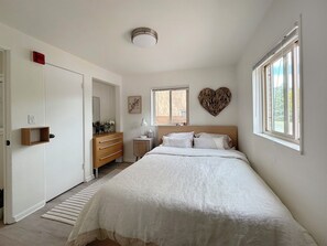 1 bedroom, iron/ironing board, WiFi, bed sheets - Modern Monthly Boulder Retreat (Boulder)