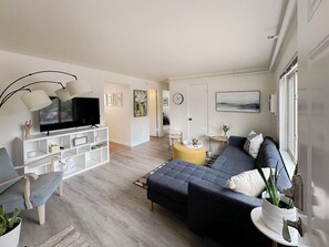 TV - Modern Monthly Boulder Retreat (Boulder)