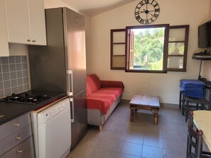 Interior - House with terrace Gulf of Porto near the sea For couples or families (Serriera)