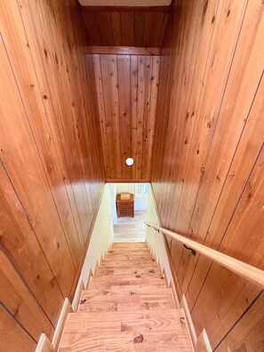 Interior - Peaceful, Easy Feeling Riverhouse (Fries)