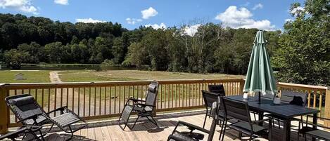 تناول الطعام بالخارج