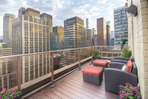 Terrace/patio - Cozy 1-bedroom hotel suite in amazing New York with fitness room (New York)