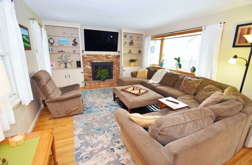 Comfortable Rochester Area Retreat  Pool, Hot Tub, 2 Kings & Private Fenced Yard