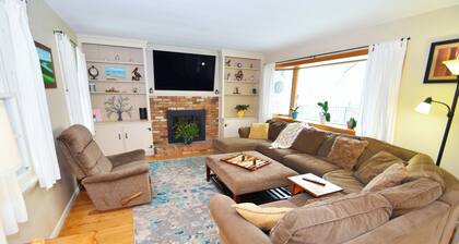 Comfortable Rochester Area Retreat Pool, Hot Tub, 2 Kings & Private Fenced Yard