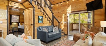 Climb-On: Rustic Retreat with Hot Tub & Scenic Views