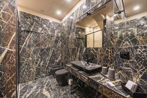 Comfort Apartment, 2 Bedrooms, Non Smoking, Kitchen | Bathroom | Shower, free toiletries, hair dryer, towels - Acquario House centro storico di Genova (Genova)