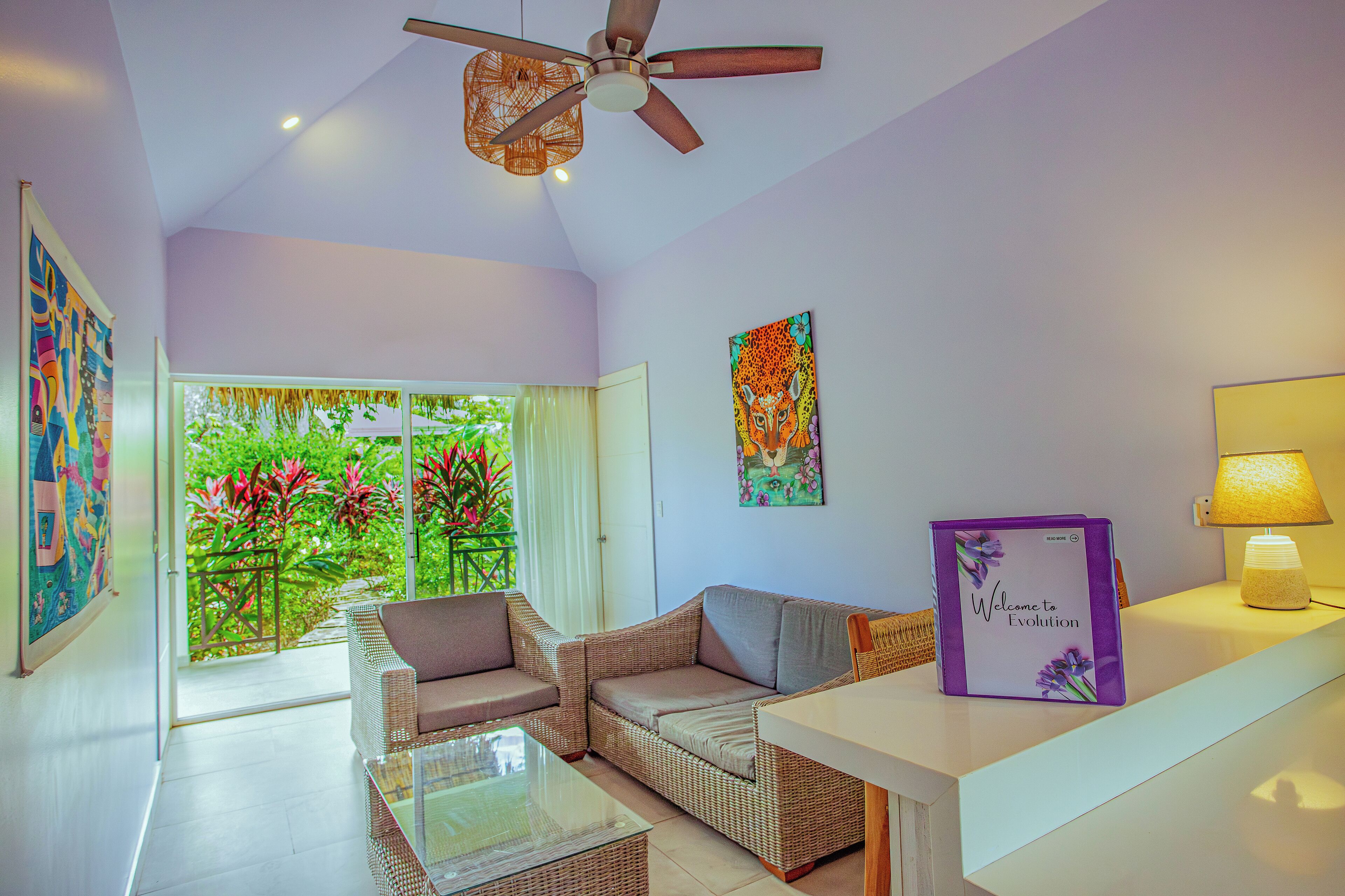 Family Villa, 2 Bedrooms, Garden View | Living area