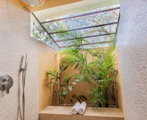 Family Villa, 2 Bedrooms, Garden View | Bathroom | Shower, hair dryer, towels, soap - Evolution (Tamarindo)