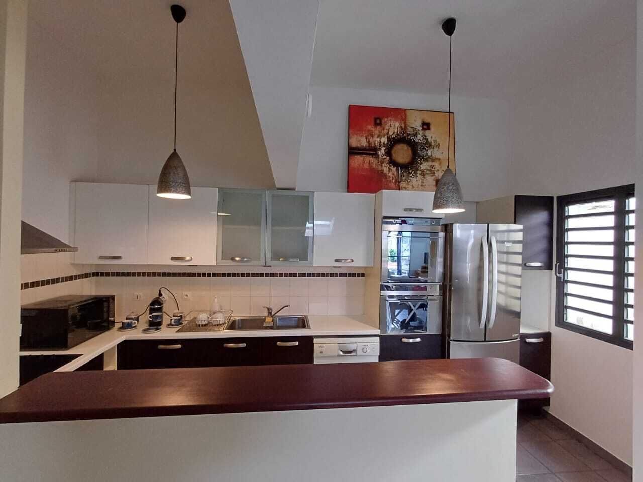 Mikroaaltouuni, uuni, liesi, astianpesukone