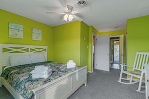 2 slaapkamers, een strijkplank/strijkijzer, wifi, beddengoed