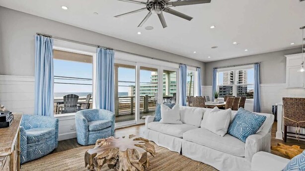 Living area - Chat N Chill Beach Retreat Pool, Beachfront, Private Beach (Panama City Beach)