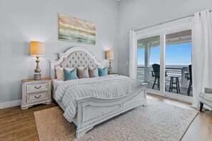 6 bedrooms, iron/ironing board, travel cot, free WiFi - Chat N Chill Beach Retreat Pool, Beachfront, Private Beach (Panama City Beach)