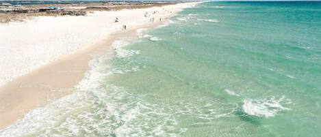 In Strandnähe, Liegestühle, Strandtücher