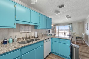 Fridge, microwave, oven, stovetop - New! Steps to Gulf, sweeping Santa Rosa Sound water views, pool, private balcony (Navarre Beach)