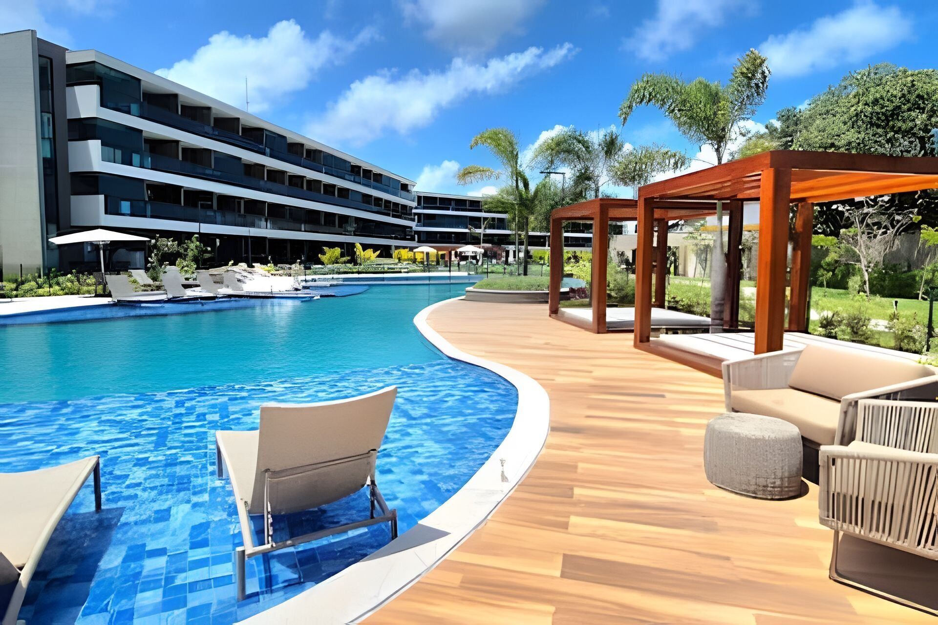 4 piscinas externas