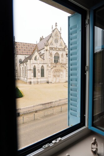 La Loge du Duc d'Albion - Facing the Royal Monastery of Brou