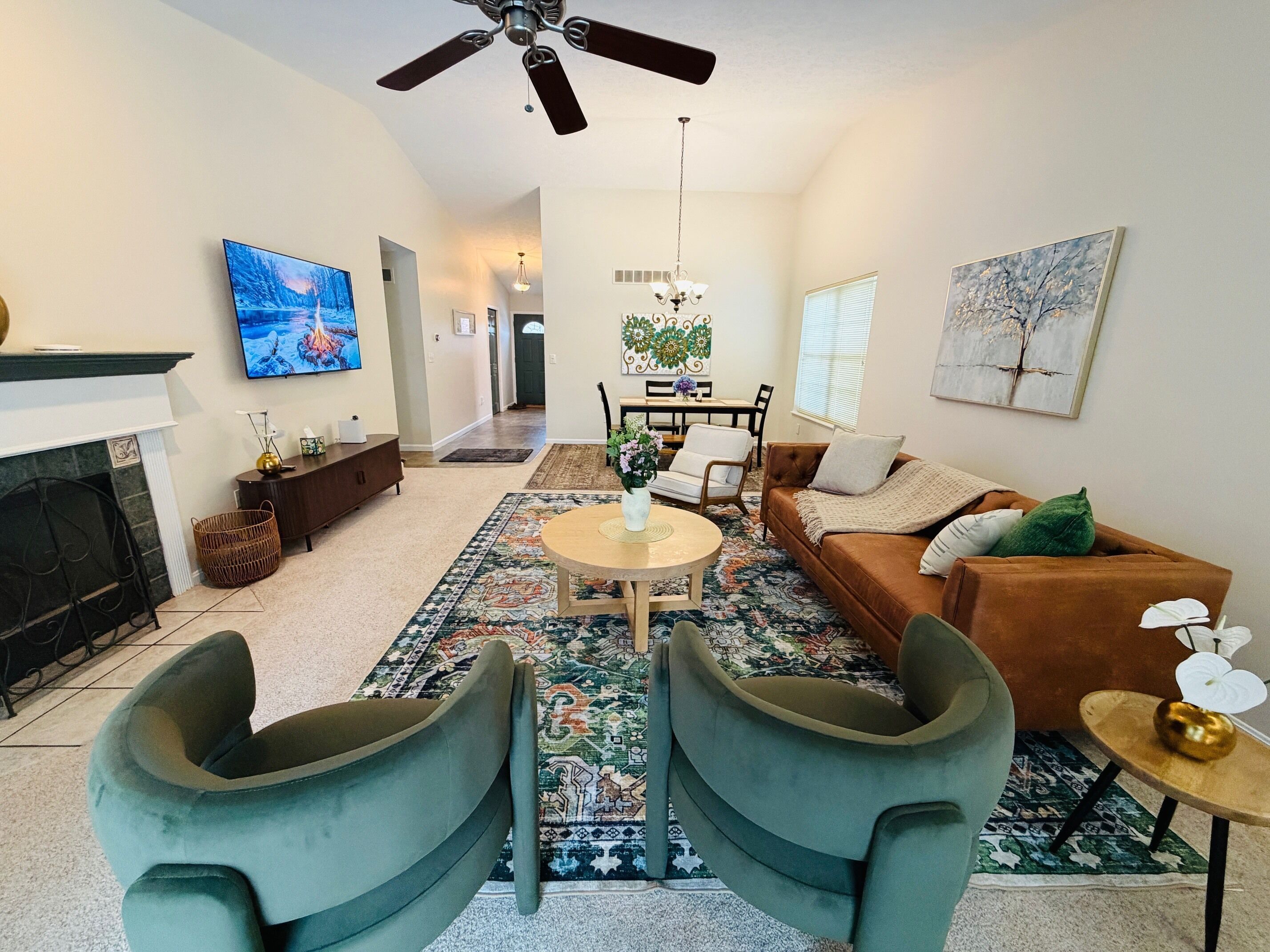 Smart TV, fireplace, table tennis