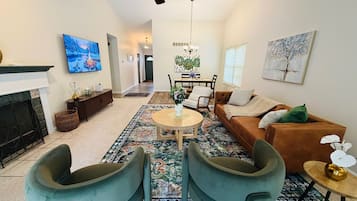 Smart TV, fireplace, table tennis