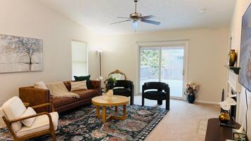 Smart TV, fireplace, table tennis