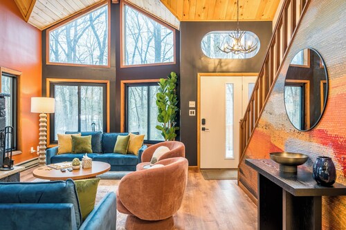 Big 5BR w/ Speakeasy, Arcade, Game & Vinyl Room