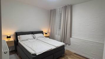 1 Schlafzimmer, Zimmersafe, Bügeleisen/Bügelbrett, kostenloses WLAN
