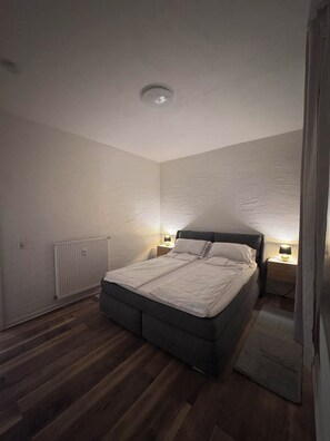 1 Schlafzimmer, Bügeleisen/Bügelbrett, kostenloses WLAN, Bettwäsche