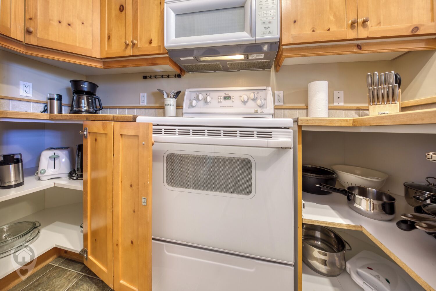 冰箱、微波炉、烤箱、炉灶