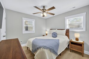 3 quartos, ferros/tábuas de passar roupa, Wi-Fi, roupa de cama