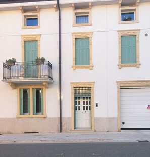 Exterior detail - At Avenue 2 (Negrar di Valpolicella)