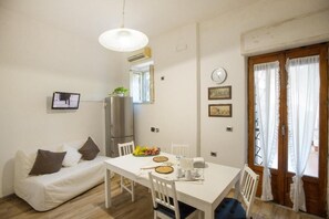 Dining - La Terrazza (Nunziata)