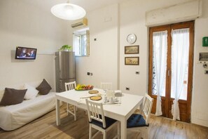 Dining - La Terrazza (Nunziata)