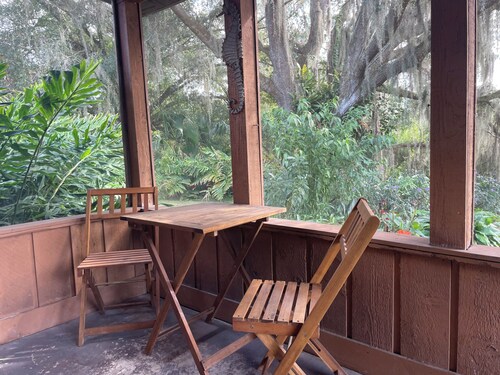 Pondside Retreat at Flitterbug Farm - 3br/2ba - Dog Friendly