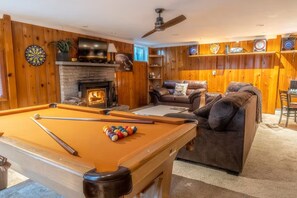 Smart-TV, videospill, DVD-spiller og bøker