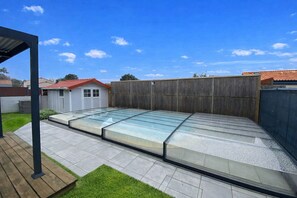 Outdoor spa tub - Family home with secure swimming pool, enclosed garden, beach on foot (5 min) (Saint-Vincent-sur-Jard)