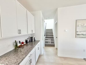 Interior - Modern Luxury Home Close to AIRPORT/COTA/Downtown (Del Valle)